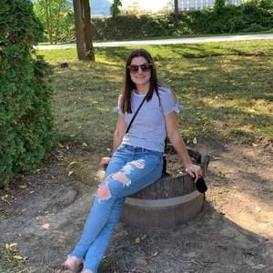 Meet your Posher, Hannah